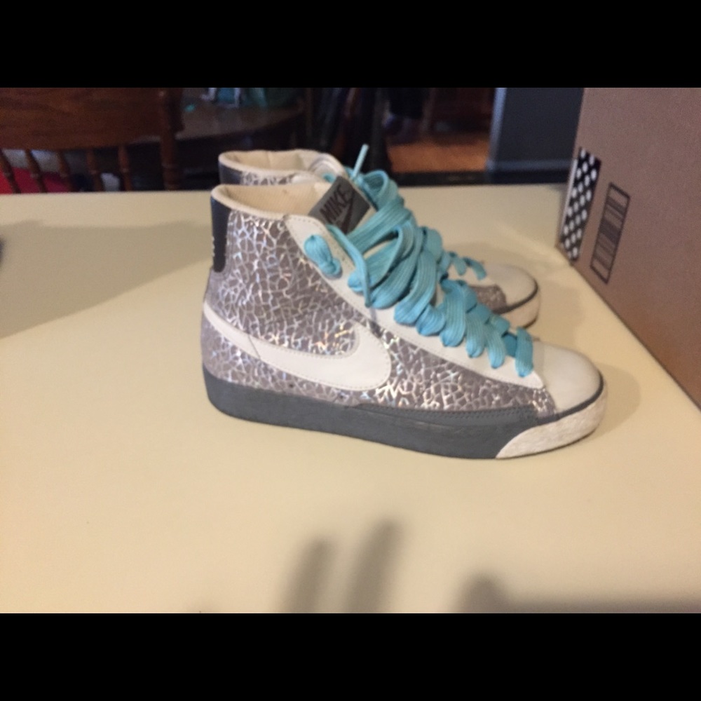 Nike shoes 7.5